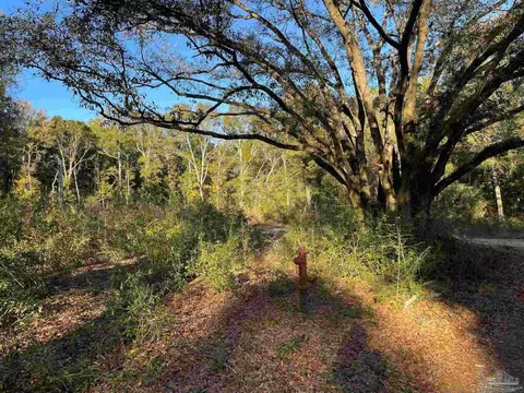 8686 Fields Rd, Milton, FL 32583 photo 4