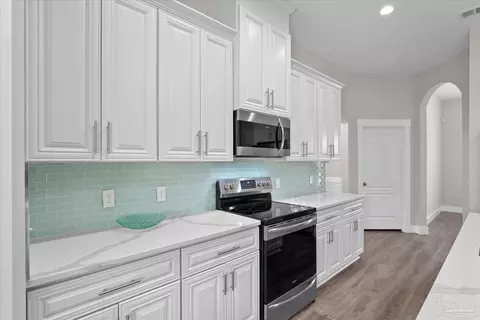 Kitchen - 6104 Stonechase Blvd, Pace, FL 32571 photo 4 of 7