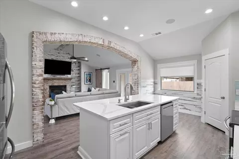 Kitchen - 6104 Stonechase Blvd, Pace, FL 32571 photo 5 of 7