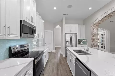Kitchen - 6104 Stonechase Blvd, Pace, FL 32571 photo 3 of 7