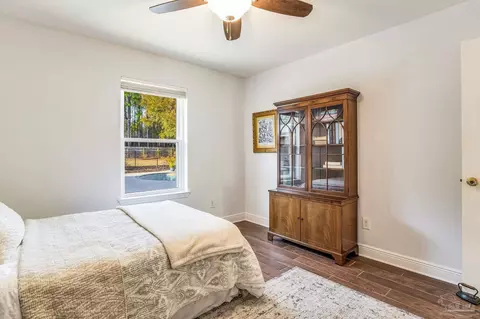 Bedroom - 2854 Wallace Lake Rd, Pace, FL 32571 photo 5 of 10