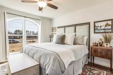 Bedroom - 2854 Wallace Lake Rd, Pace, FL 32571 photo 10 of 10