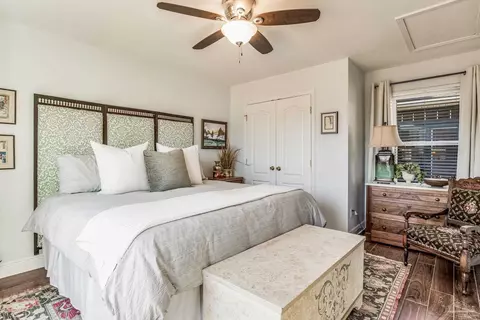 Bedroom - 2854 Wallace Lake Rd, Pace, FL 32571 photo 7 of 10