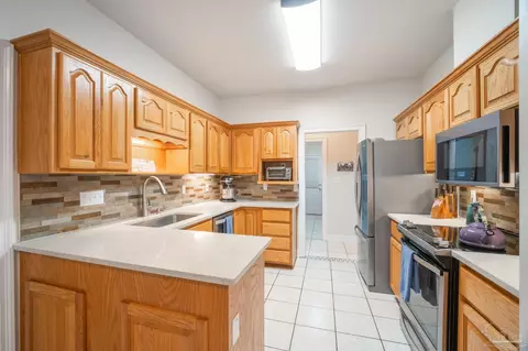 Kitchen - 5268 Rowe Trl, Pace, FL 32571 photo 1 of 3