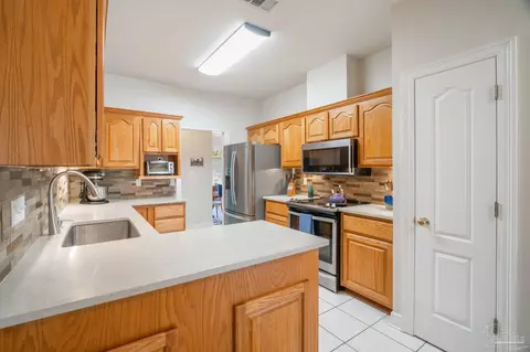 Kitchen - 5268 Rowe Trl, Pace, FL 32571 photo 2 of 3