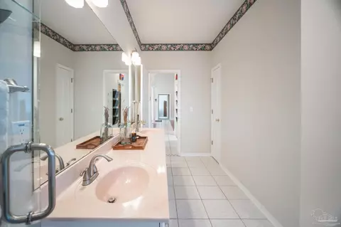 Bath - 5268 Rowe Trl, Pace, FL 32571 photo 4 of 5