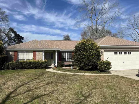 1402 Moonlight Dr, Cantonment, FL 32533