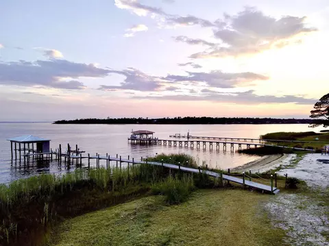 7809 Petersen Pt Rd, Milton, FL 32583 photo 2