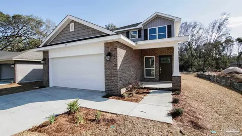 931 Pine Top Ln #7B, Cantonment, FL 32533