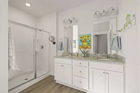 Bath - 5808 Danbury Blvd, Pace, FL 32571 photo 1 of 3