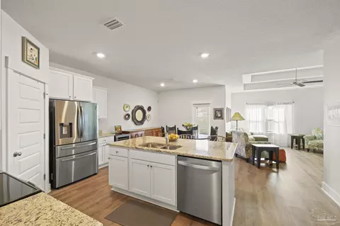 Kitchen - 5808 Danbury Blvd, Pace, FL 32571 photo 4 of 4