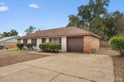 7805 Coronet Ln, Pensacola, FL 32514