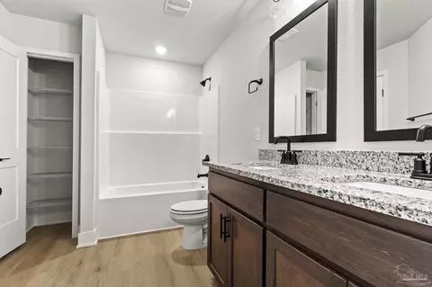 Bath - 192 Cedar Tree Ln #52B, Cantonment, FL 32533 photo 3 of 4