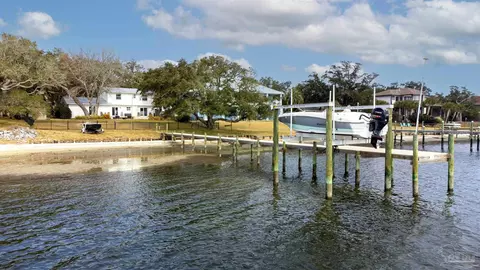 4429 Soundside Dr, Gulf Breeze, FL 32563