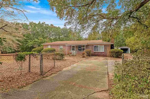 5209 Parkway Dr, Milton, FL 32570