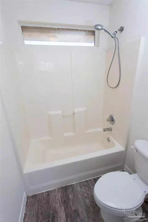 Bath - 6117 Jameson Cr, Pace, FL 32571 photo 3 of 8