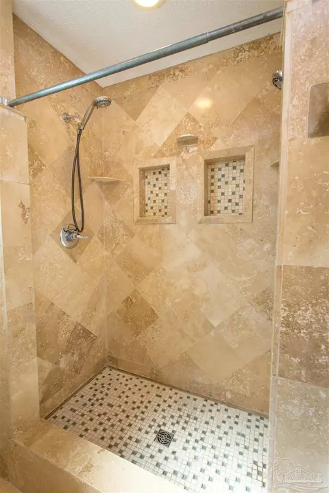 Bath - 6117 Jameson Cr, Pace, FL 32571 photo 6 of 8