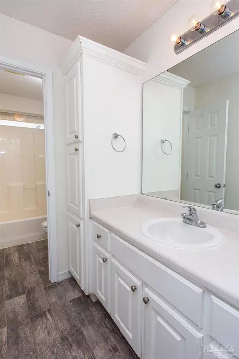 Bath - 6117 Jameson Cr, Pace, FL 32571 photo 1 of 8