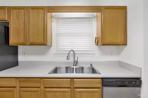 Kitchen - 3944 Omega St, Pace, FL 32571 photo 4 of 5