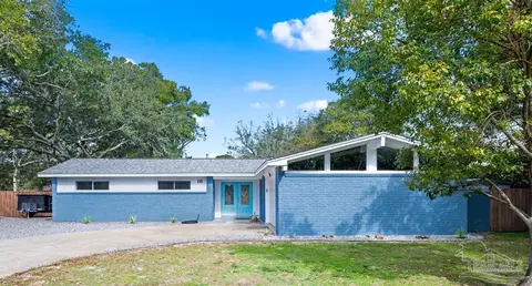 16 Camelia St, Gulf Breeze, FL 32561