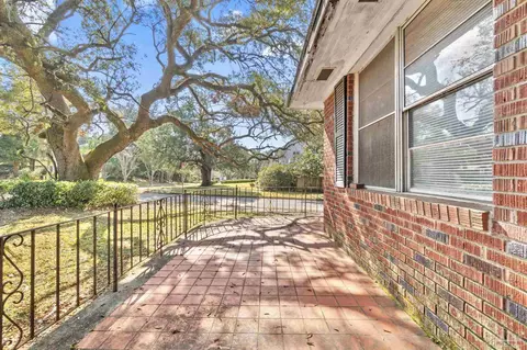 1201 N Barcelona St, Pensacola, FL 32501