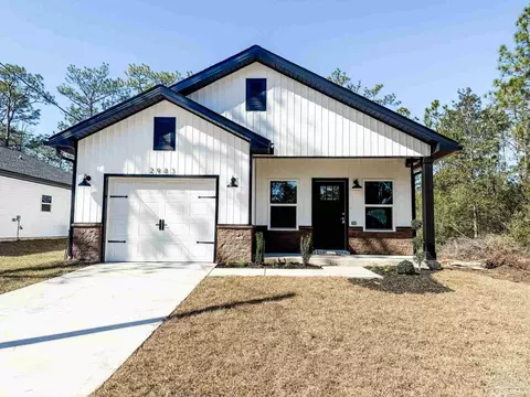 Exterior - 2983 28th Ave, Milton, FL 32583 photo 2 of 3