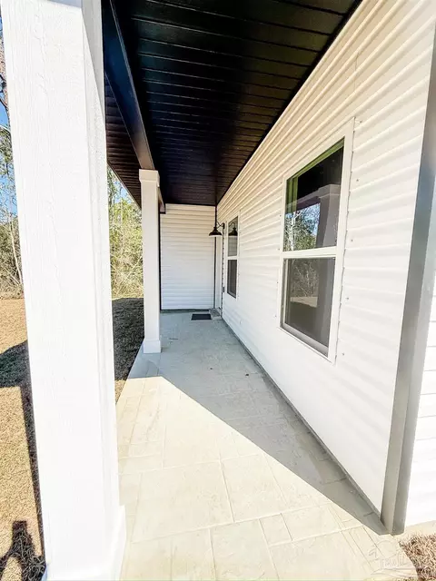 Exterior - 2983 28th Ave, Milton, FL 32583 photo 3 of 3