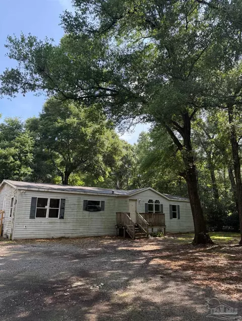 6650 Trammel Dr, Milton, FL 32570