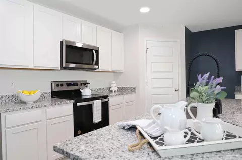 Kitchen - 2501 Molino Bridge Rd, Pace, FL 32571 photo 5 of 6