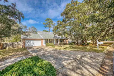 2818 Oak Ridge Dr, Gulf Breeze, FL 32563