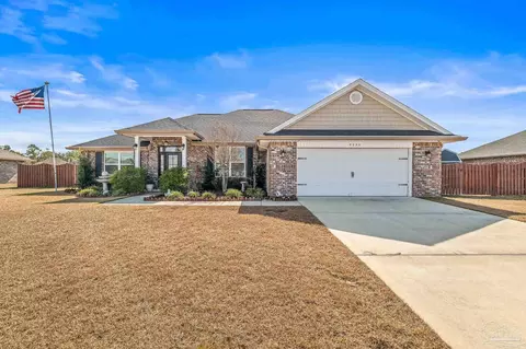 9230 Tara Cir, Milton, FL 32583