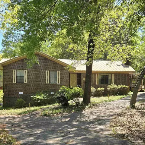 5925 Ferhudson Ln, Milton, FL 32583