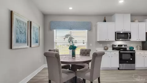 Dining - 4918 Mallard Ct, Pace, FL 32571 photo 4 of 4