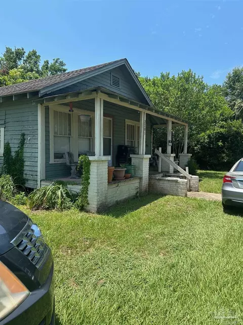 2201 W Gonzales St, Pensacola, FL 32505