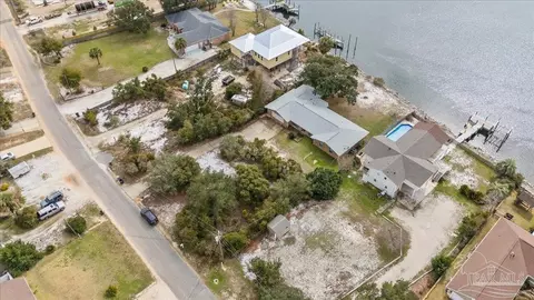 13555 Canal Dr, Pensacola, FL 32507