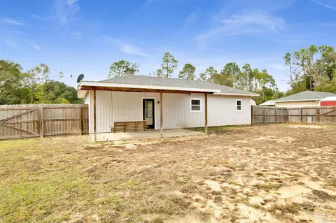 Exterior - 5010 Culver Dr, Milton, FL 32583 photo 3 of 6