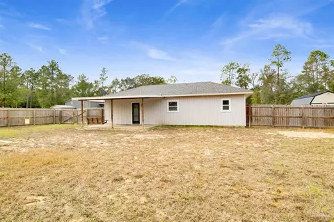 Exterior - 5010 Culver Dr, Milton, FL 32583 photo 5 of 6