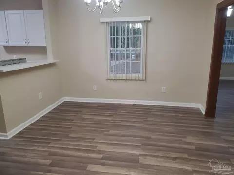 Living - 4263 Garcon Point Rd, Milton, FL 32583 photo 4 of 6