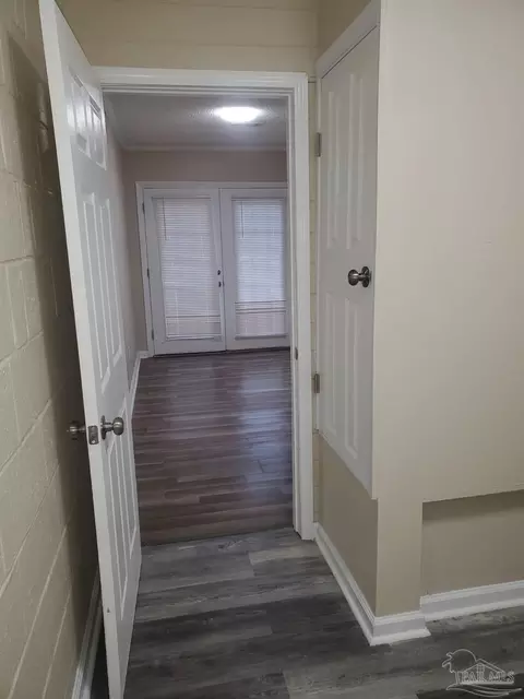 Entry Way - 4263 Garcon Point Rd, Milton, FL 32583 photo 1 of 4