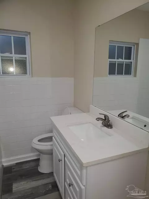Bath - 4263 Garcon Point Rd, Milton, FL 32583 photo 1 of 4