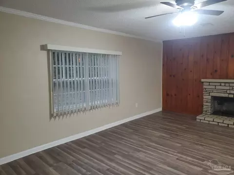 Living - 4263 Garcon Point Rd, Milton, FL 32583 photo 5 of 6