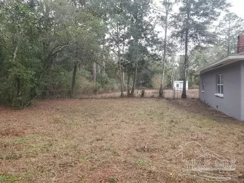 Exterior - 4263 Garcon Point Rd, Milton, FL 32583 photo 8 of 10