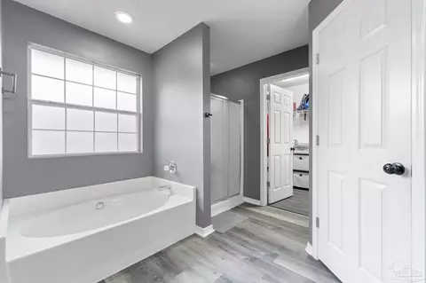 Bath - 5121 Brookside Dr, Pace, FL 32571 photo 2 of 5