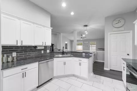 Kitchen - 5121 Brookside Dr, Pace, FL 32571 photo 3 of 4
