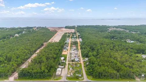 1424 Suncrest St, Gulf Breeze, FL 32563