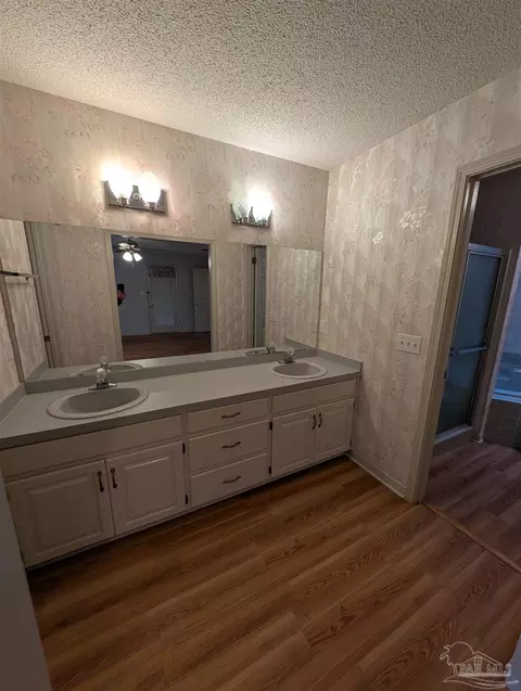 Bath - 1240 Tate Rd, Cantonment, FL 32533 photo 3 of 3