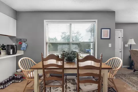 Dining - 2512 Sunset Dr, Crestview, FL 32536 photo 3 of 3