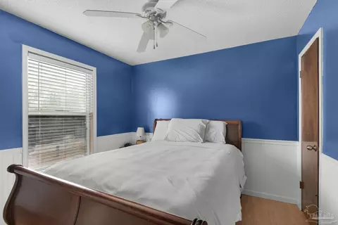Bedroom - 2512 Sunset Dr, Crestview, FL 32536 photo 4 of 6