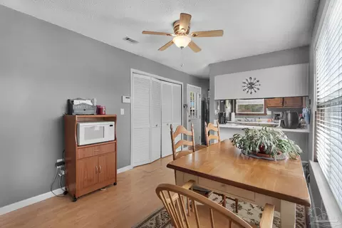 Dining - 2512 Sunset Dr, Crestview, FL 32536 photo 2 of 3