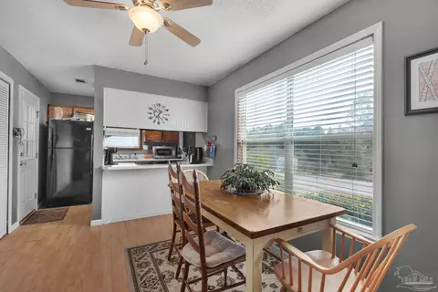 Dining - 2512 Sunset Dr, Crestview, FL 32536 photo 1 of 3